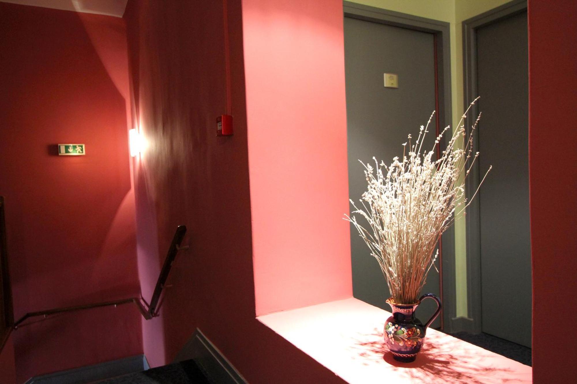 Logis Hotel Le Clos Des Oliviers Bourg-Saint-Andeol Exterior photo
